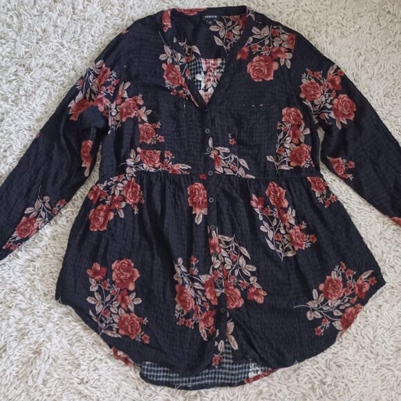 Torrid Women’s 1X Floral Babydoll Peplum Top Black Red Rose Print Long Sleeve - Picture 1 of 5